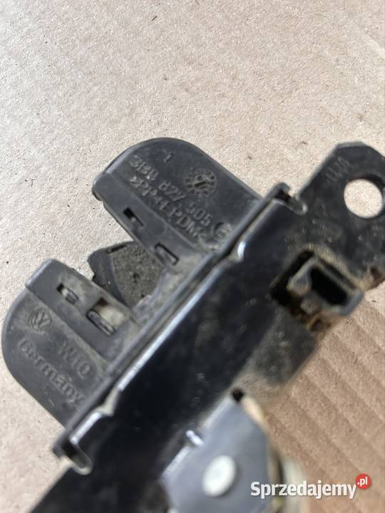 Zamek klapy Passat b5 fl kombi 3b9827505 Grudziądz