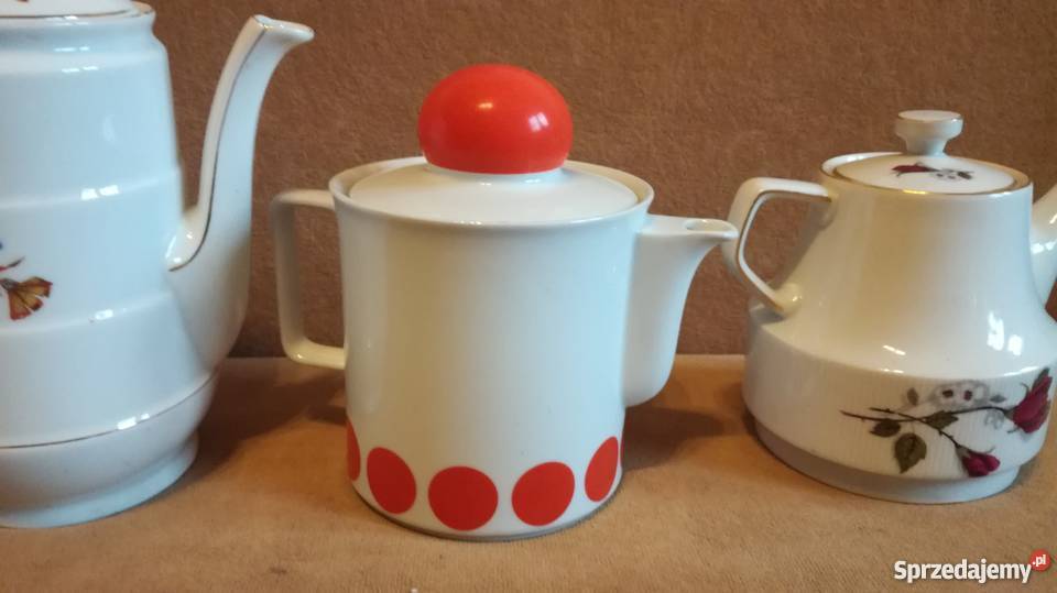 Porcelanowe dzbanki sygn