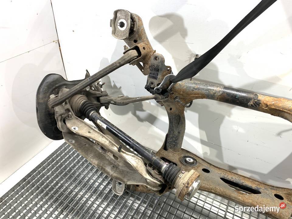 BELKA TYŁ AUDI Q8 SUV TYLNA ZAWIESZENIA