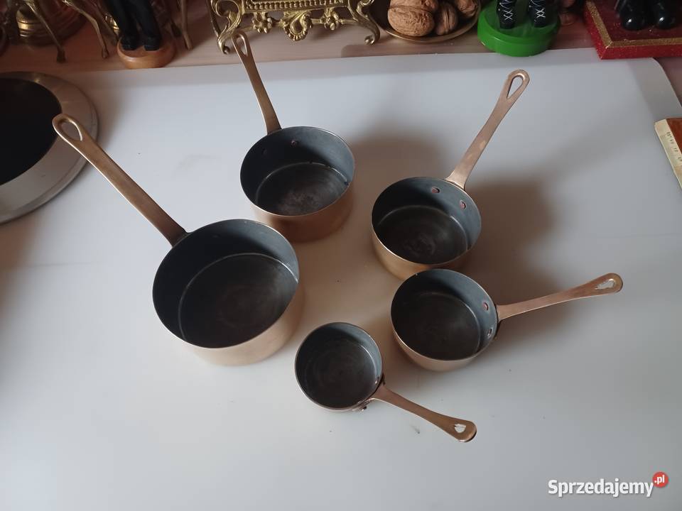 Komplet mosiężnych rondelków