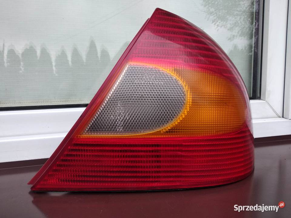Ford Mondeo MK2 HB hatchback lampa tył tylna Lampy tylne Sieradz