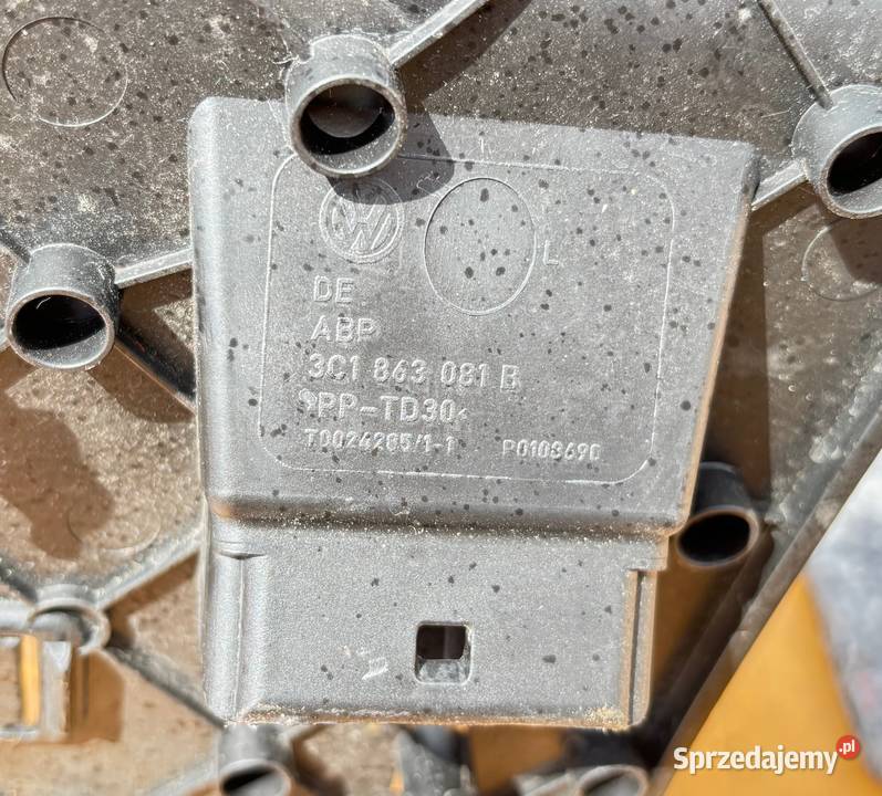 VW PASSAT B7 DOLNA OSŁONA KONSOLI 3C1863081B Radom
