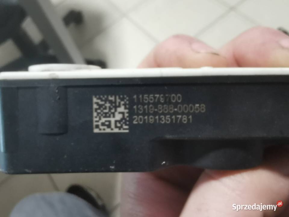 Tesla 3 Y silniczek żaluzji chłodnicy 115579700 Motoryzacja Złocieniec