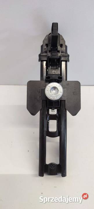 AUDI A4 B8 A5 8T REGULACJA PASA 8T8857833