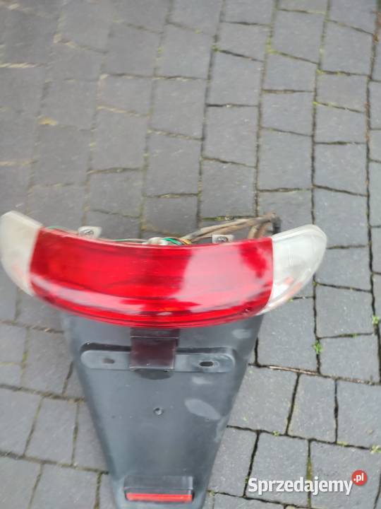 Lampa tylnia z błotnikiem