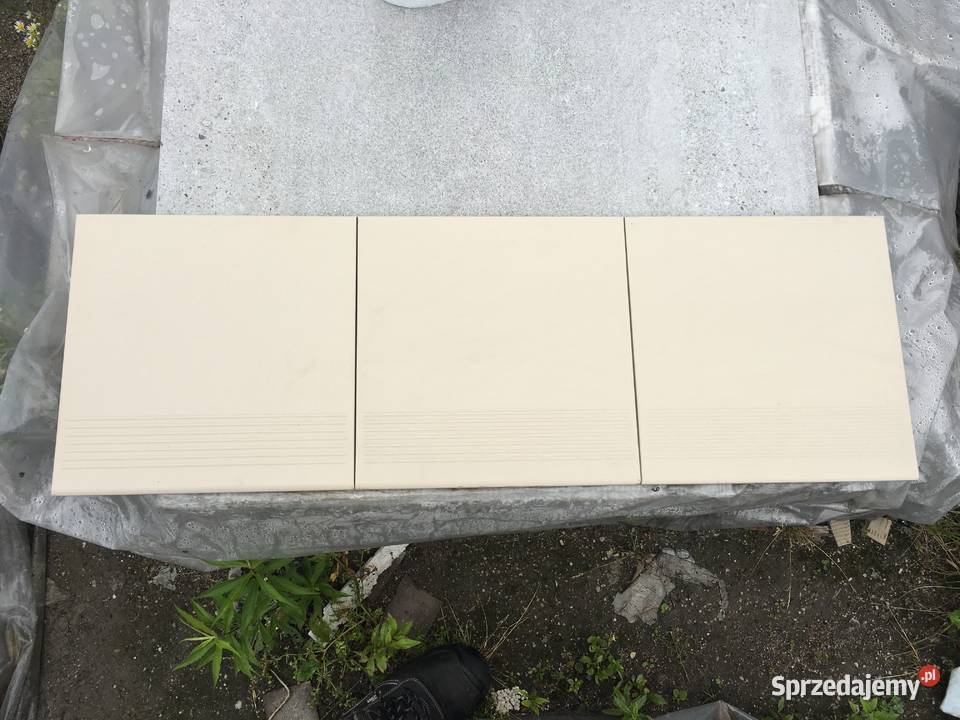 Gres stopnice proste 30x30 firmy Paradyż i Reguły