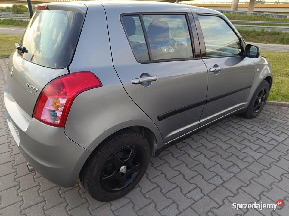 Suzuki Swift 15 102 Rok produkcji 2007 Swift Kraków