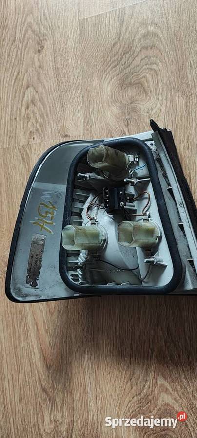 Rarytas BMW E34 lampy tylne z białym kierunkiem Zamość sprzedam