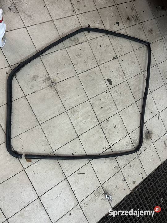 Uszczelka drzwi prawy przód e30 coupe osobowe Pozostałe Lublin
