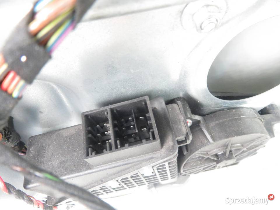 PODNOŚNIK SZYBY PRAWY PRZEDNI VW POLO IV 9N osobowe