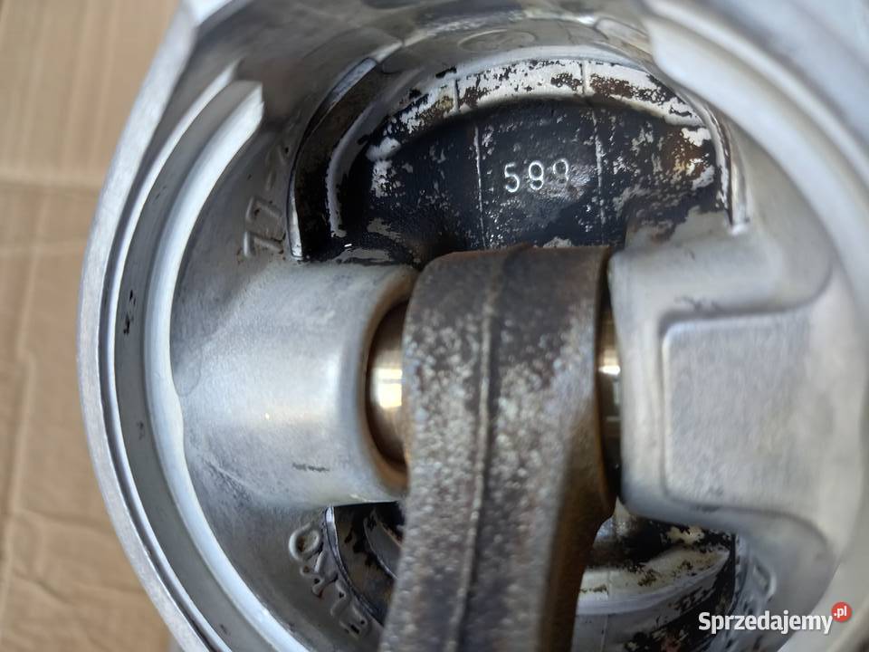Opel Corsa 14i tłok korbowód osobowe Bukownica