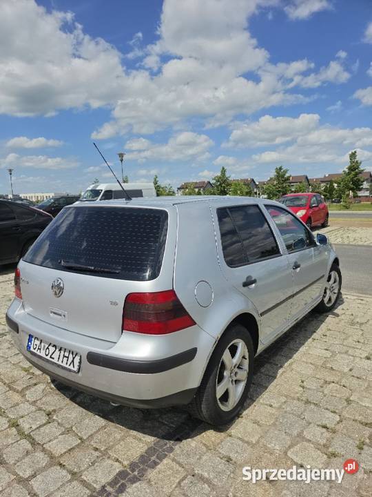 Volswagen Golf 4 2001 16 gazbenz 160tk 75KM Świebodzice