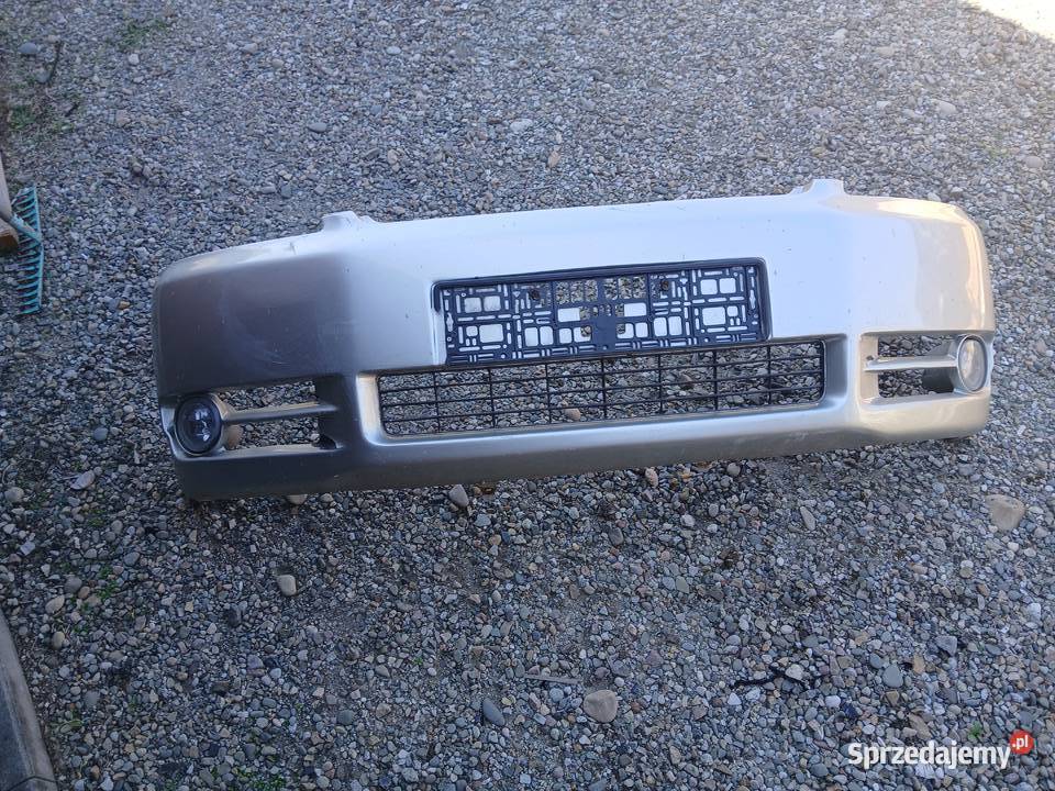 Zderzak przód przedni Toyota Avensis Verso 0103r małopolskie Radłów