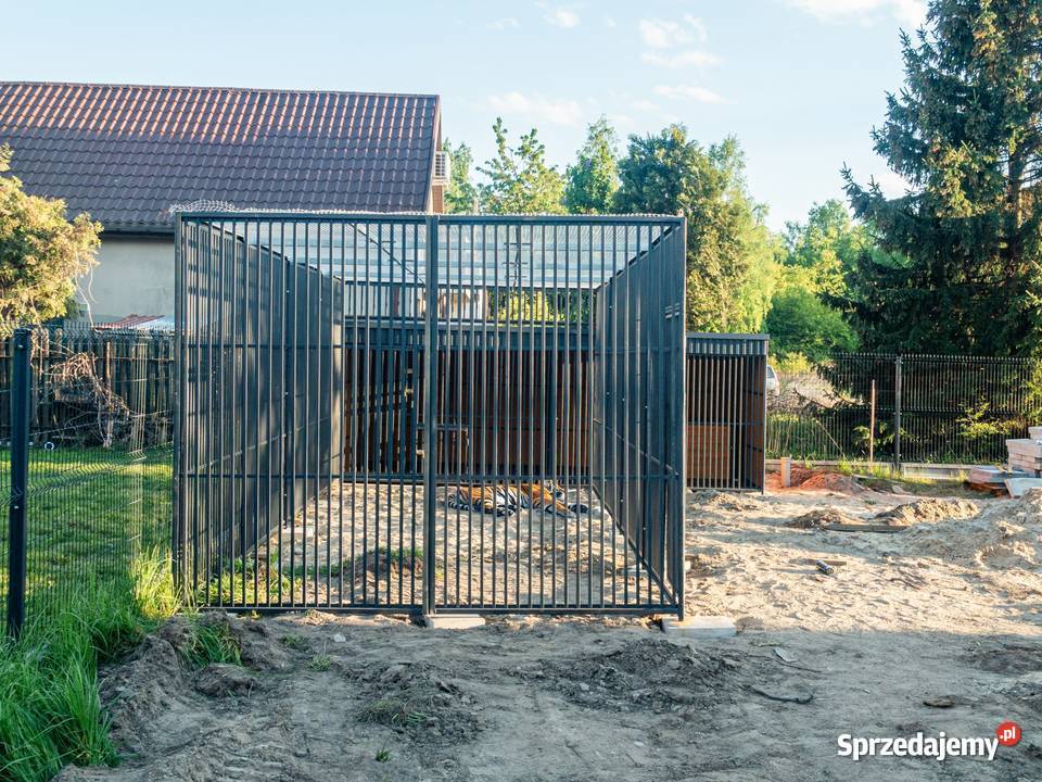 Kojec Grożnego Psa Psów z podłogą pojdełkiem Tarczyn