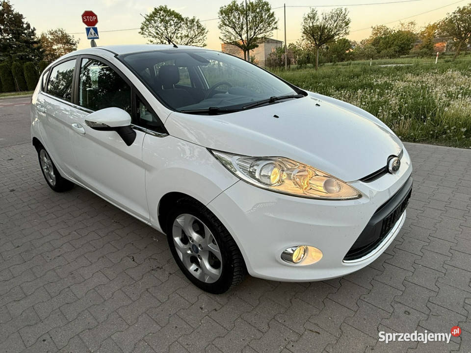 Ford Fiesta Ford Fiesta MK7 125B 2010r biały mazowieckie