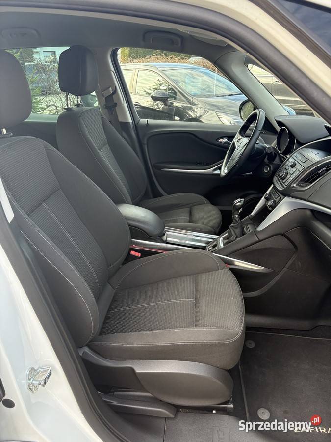 OPEL ZAFIRA hak Dolna Grupa