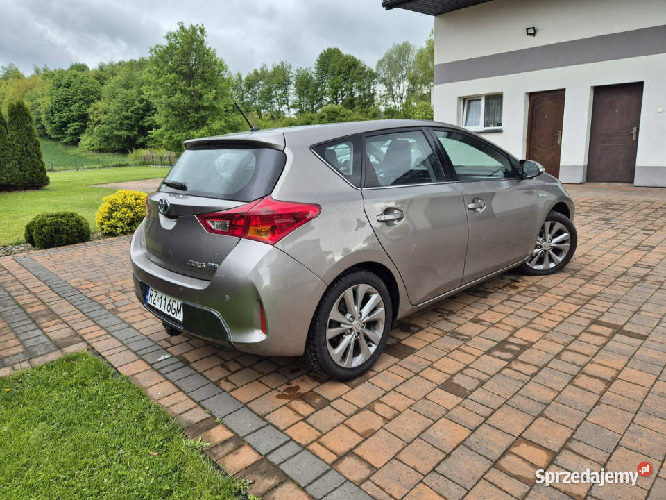 Toyota Auris Bezwypadkowy Full II 2012 136KM Auris Toyota Rzeszów