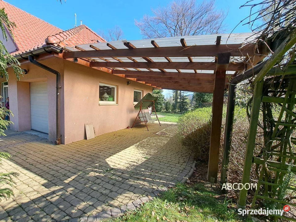 Dom wolnostojący ok Myślenic w otoczeniu lasów Droginia