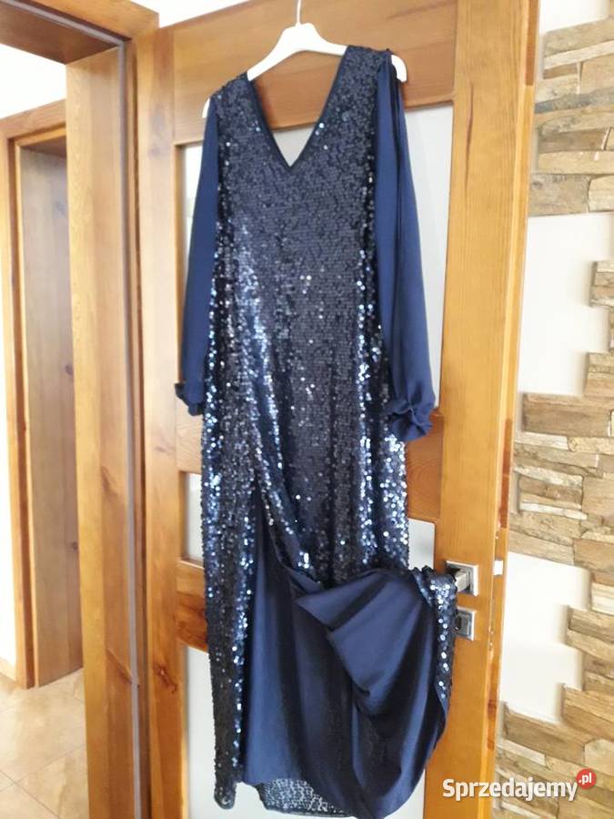 Granatowa sukienka z cekinami Kolbuszowa