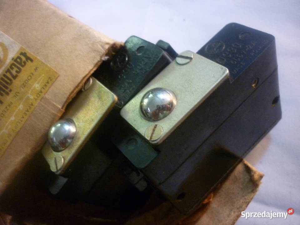 Wyłącznik krańcowy D330 Dębica