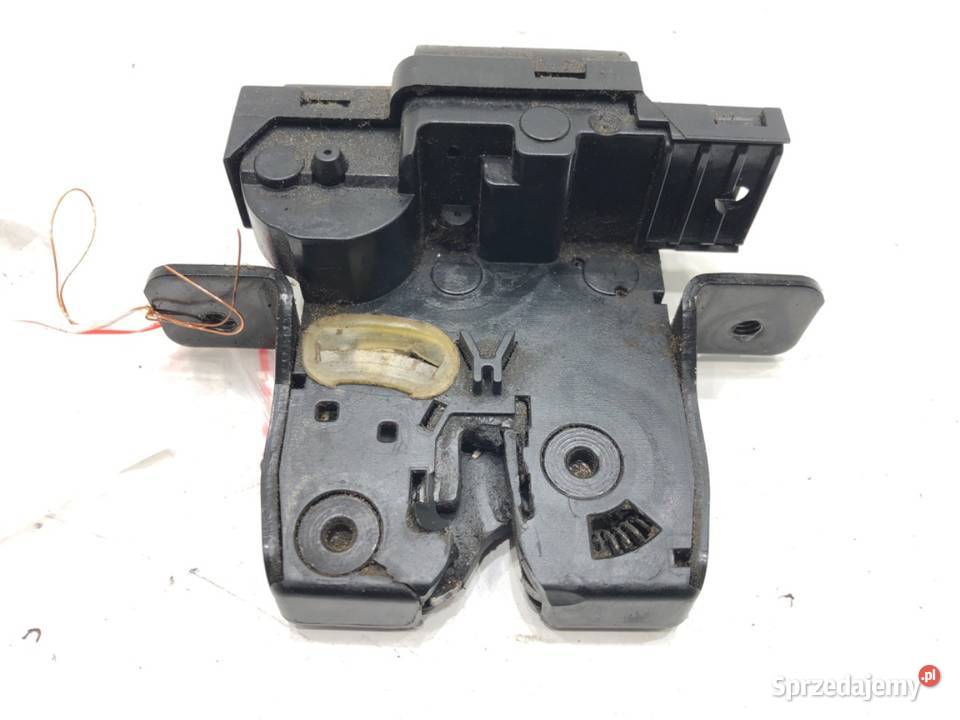 ZAMEK KLAPY TYŁ NISSAN QASHQAI J10 Crossover