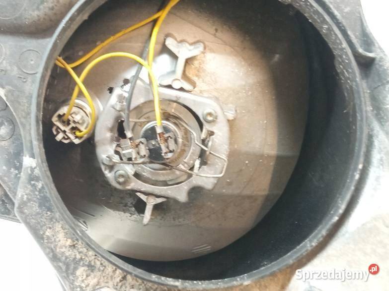 LAMPA PRZÓD PRAWA EU Peugeot 207 I 20062012