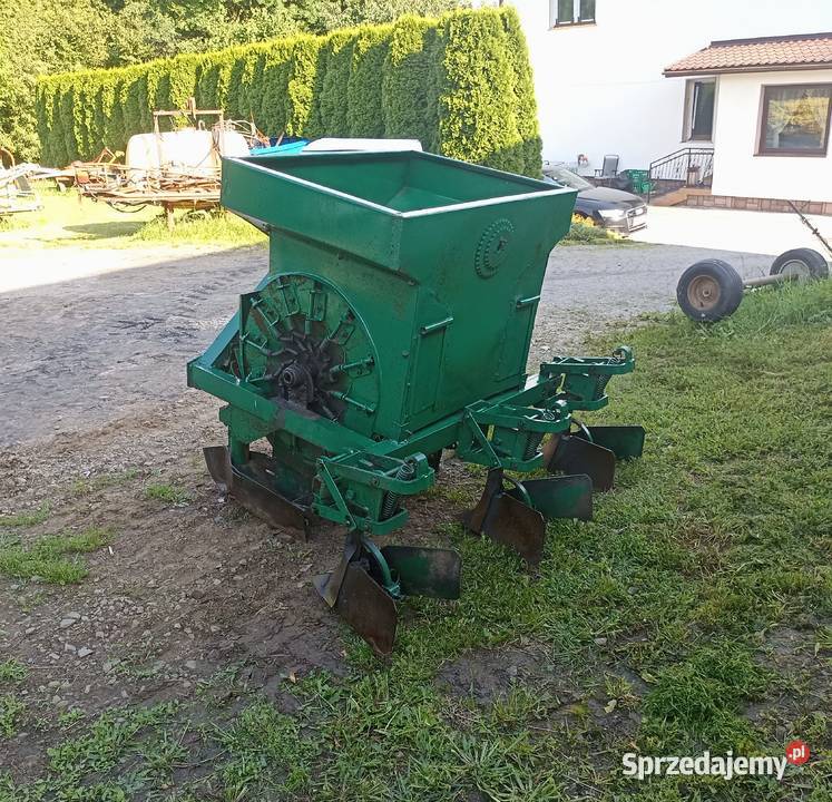 Sadzarka do ziemniaków dwurzędowa czeska Agrozet Maszyny rolnicze Pisarzowa