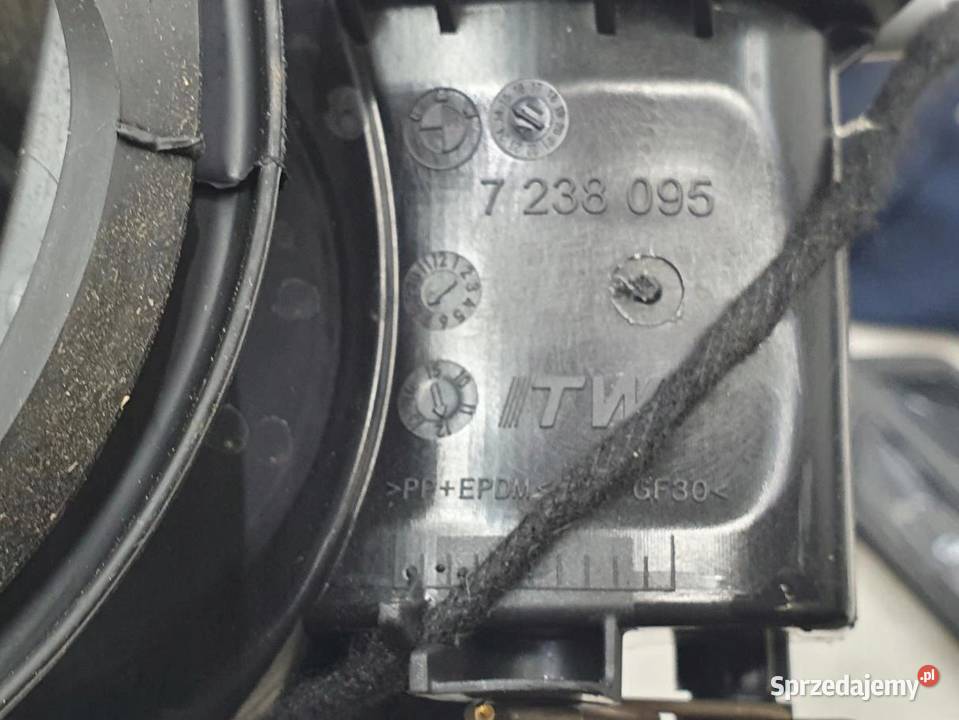 KLAPKA WLEWU PALIWA 668 SCHWARZ BMW F20