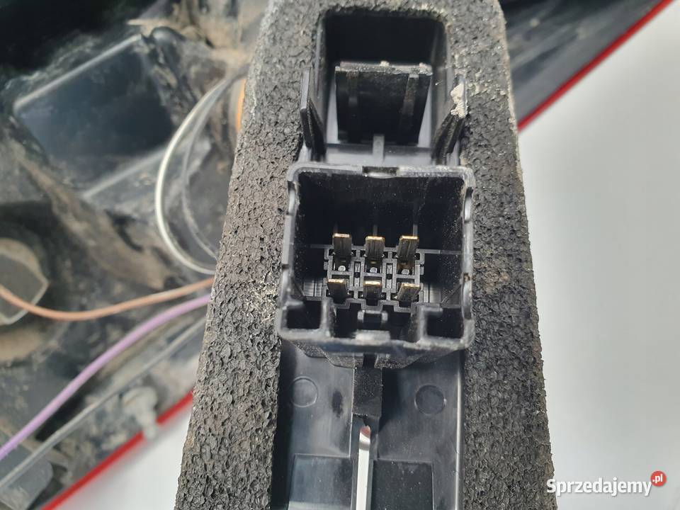 TYLNA LAMPA LEWA Ford Fiesta Mk5 Mk6 lift 0508r Rudka