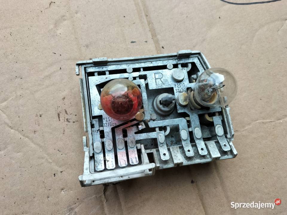 AUDI 80 B3 B4 WKŁAD LAMPY TYŁ TYLNEJ PRAWY