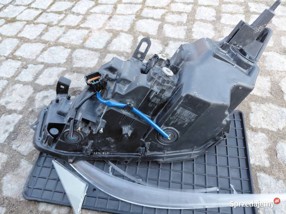 Reflektor prawy dawca infinti q50 V37 podlaskie Białystok