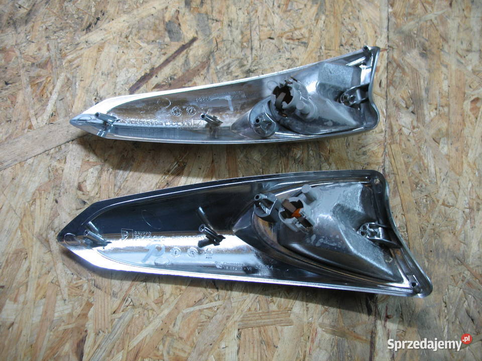 Piaggio X8 400 kierunkowskaz lewy przód