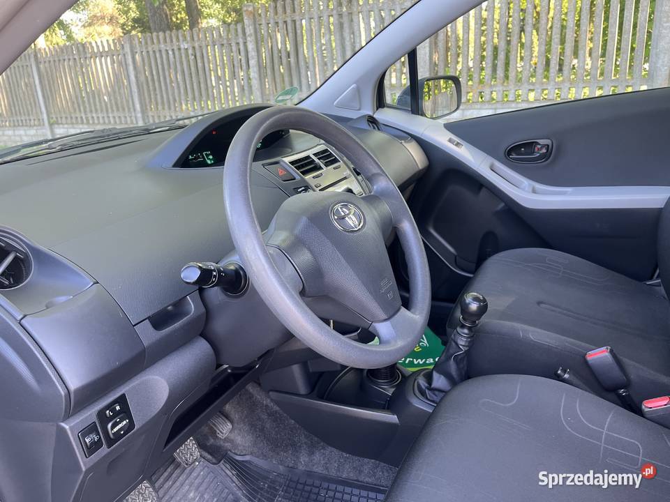 TOYOTA YARIS 2009 13 BENZYNA Ostrowiec Świętokrzyski