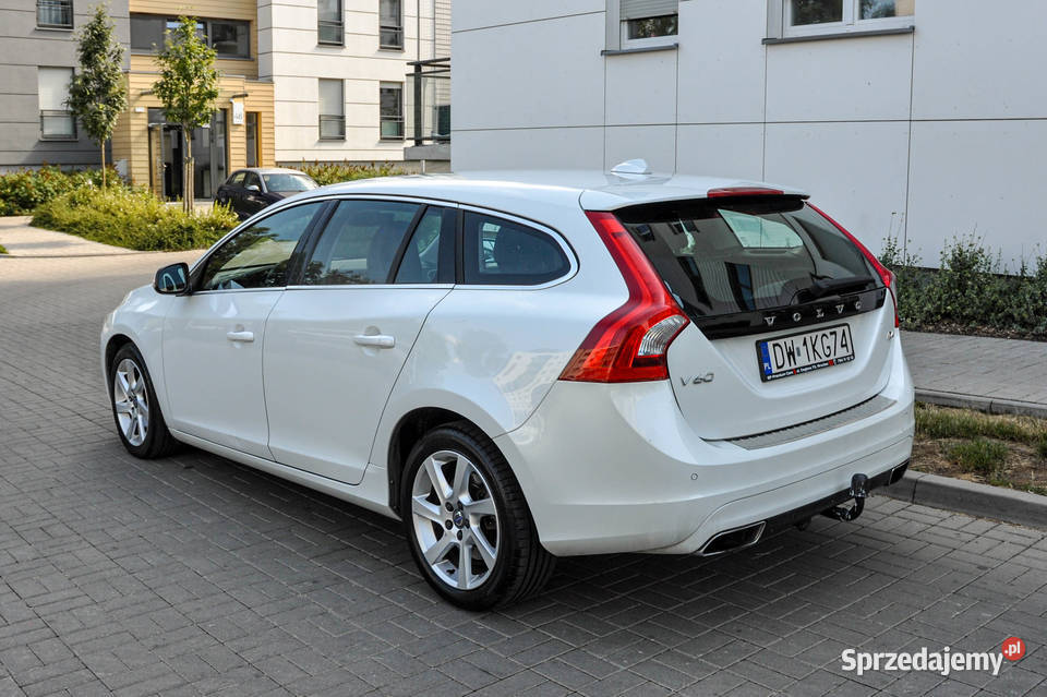 Volvo V60 20D 181 Lift 2015 r Wrocław