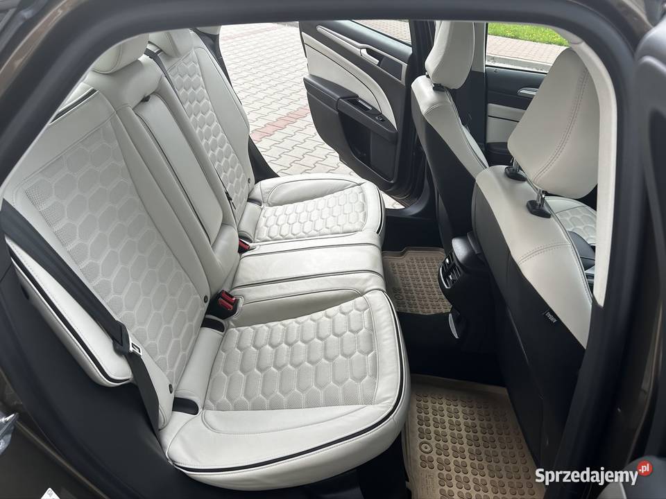 Ford Mondeo Vignale salon bezwypadkowy Brzezie