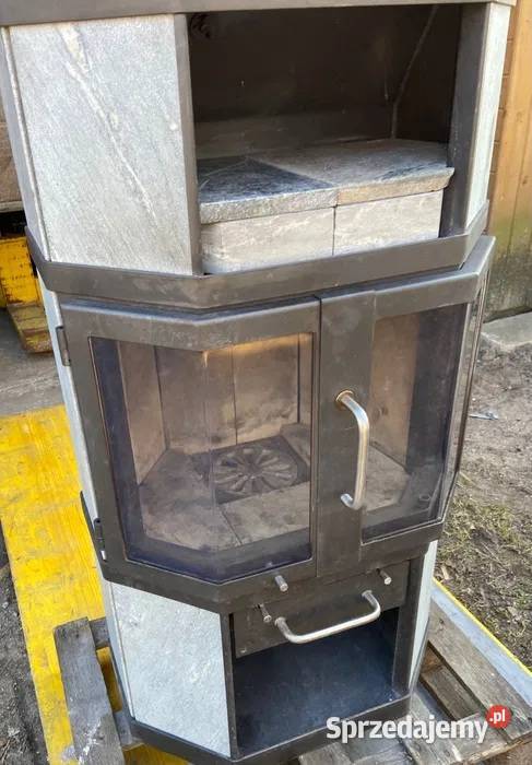 Niepowtarzalny kominek z naturalnego steatytu