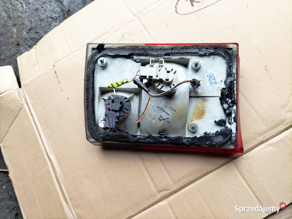 AUDI 80B4 SEDAN LAMPA TYŁ TYLNA LEWA Kamień-Kolonia