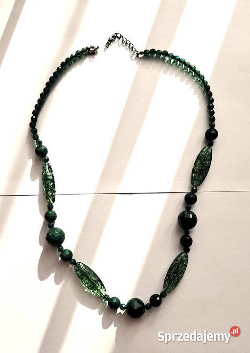 Ciemnozielone korale retro vintage PRL 70s 80s