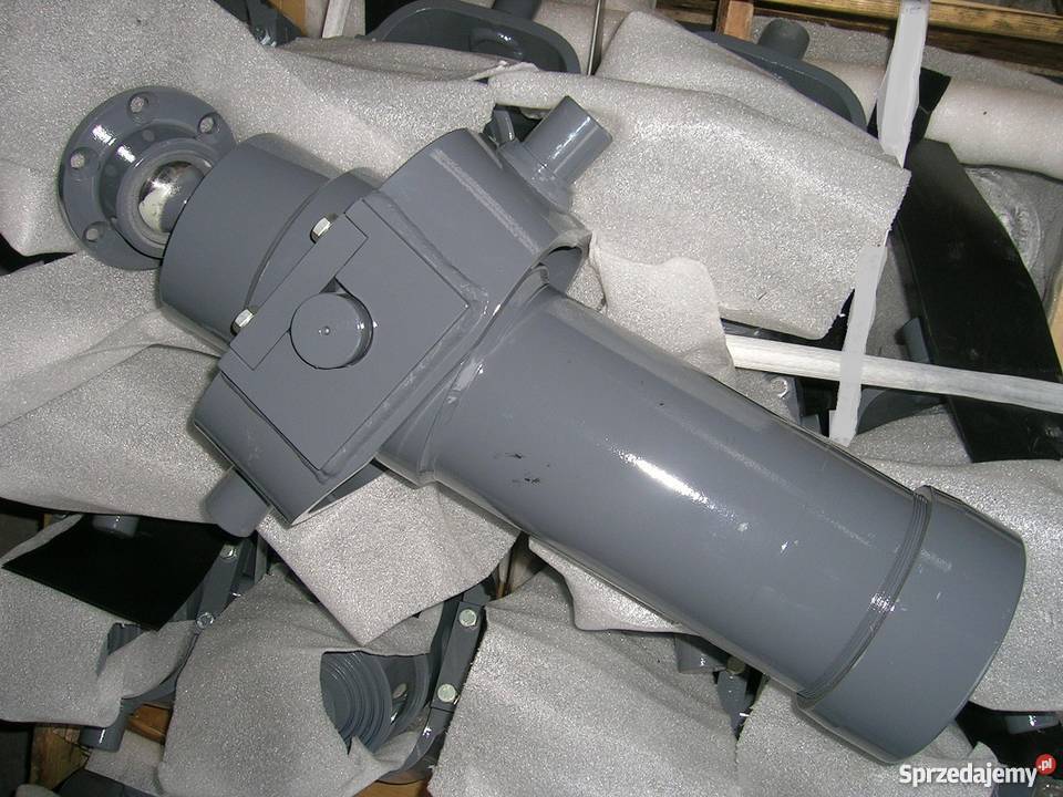 Siłownik wywrotu 581skok 1700mmz kołyską i Brzozówka