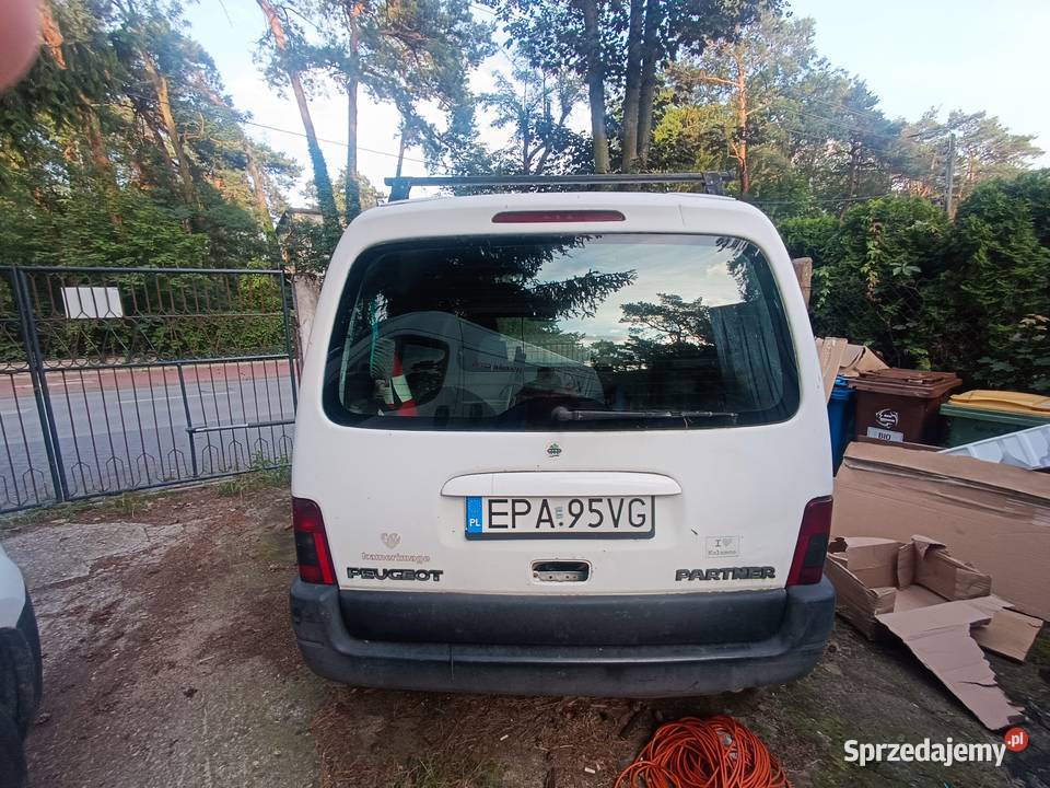 Udział 12 samochodu osobowego Peugeot Partner Łask