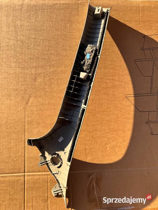 Poszycieosłona słupka prawy przód Toyota Yaris małopolskie Brzesko sprzedam