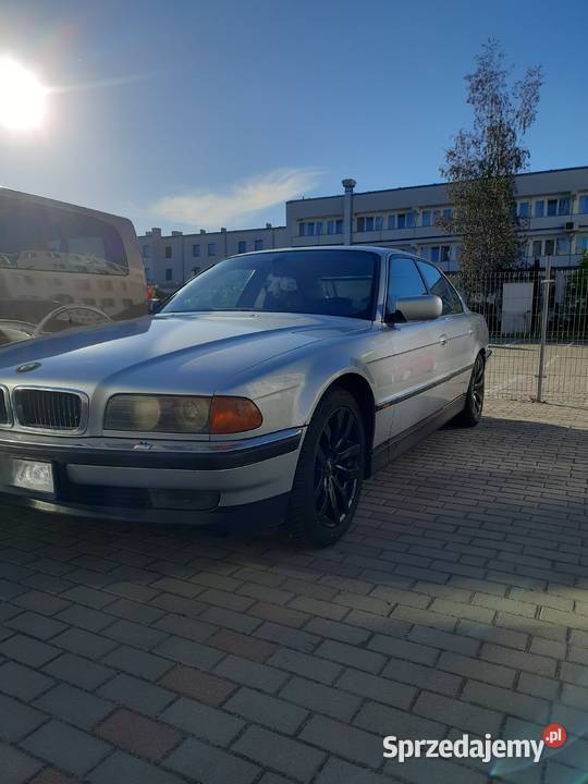 BMW Seria 7 E38 735i V8 Automat