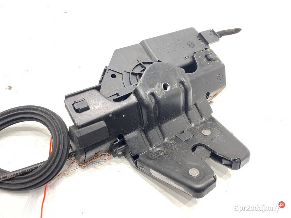 ZAMEK KLAPY TYŁ BMW E92 SportowyCoupe 7840617