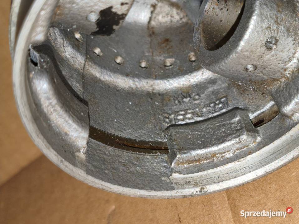 Oryginalne nowe tłoki 7795 z pierścieniami