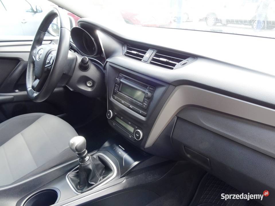 TOYOTA AVENSIS D4D srebrny zachodniopomorskie Goleniów