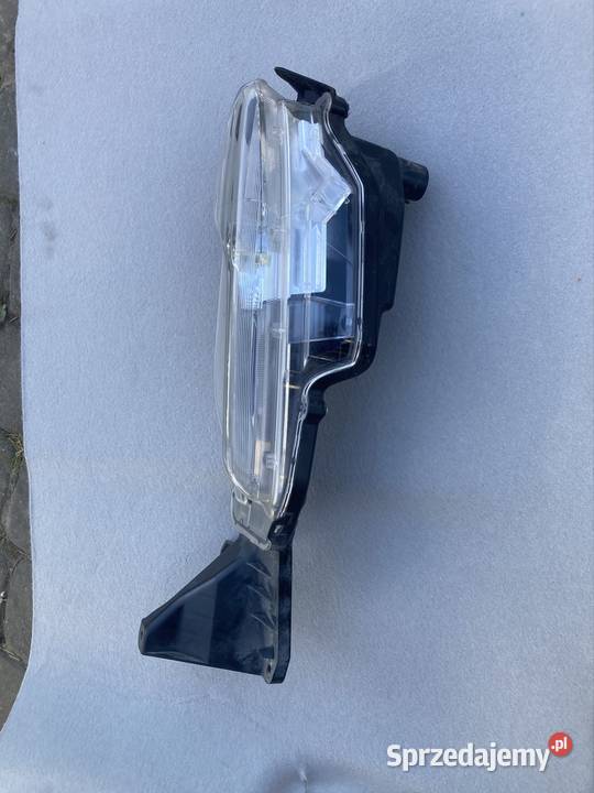 TOYOTA YARIS CROSS LAMPA DZIENNA LEWA LED DRL