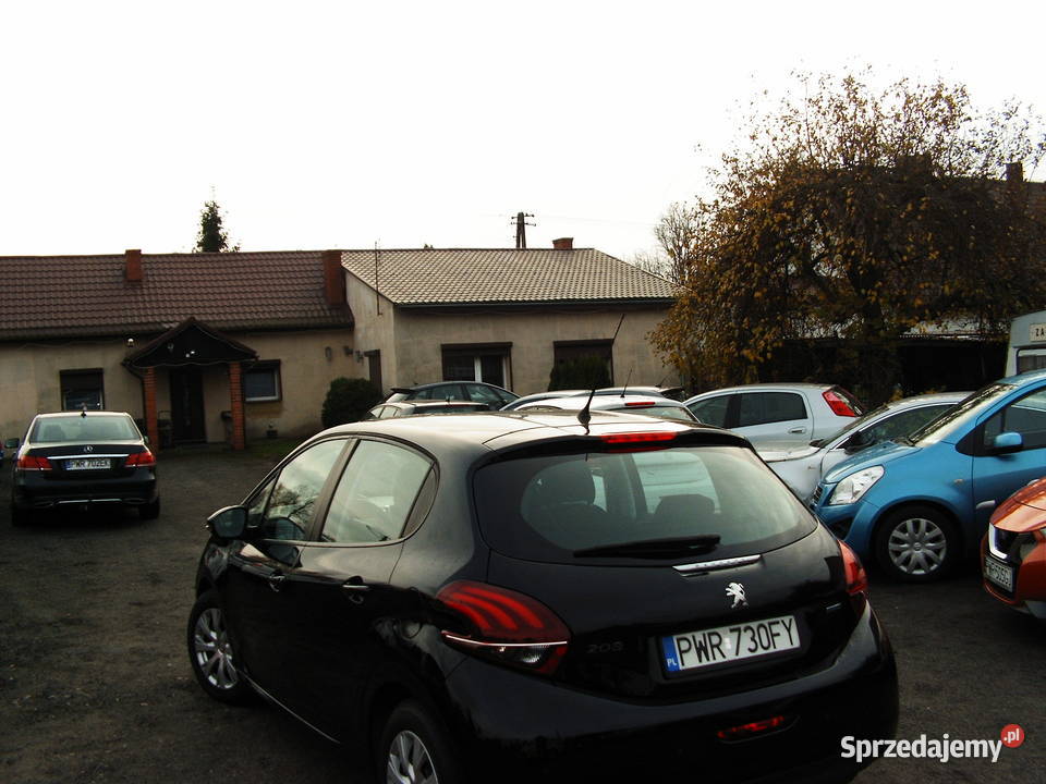 Peugeot 208 12 Etylina 2017 r Września sprzedam