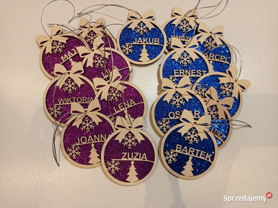 Świąteczna zawieszka w kształcie bombki z Ostrowiec Świętokrzyski