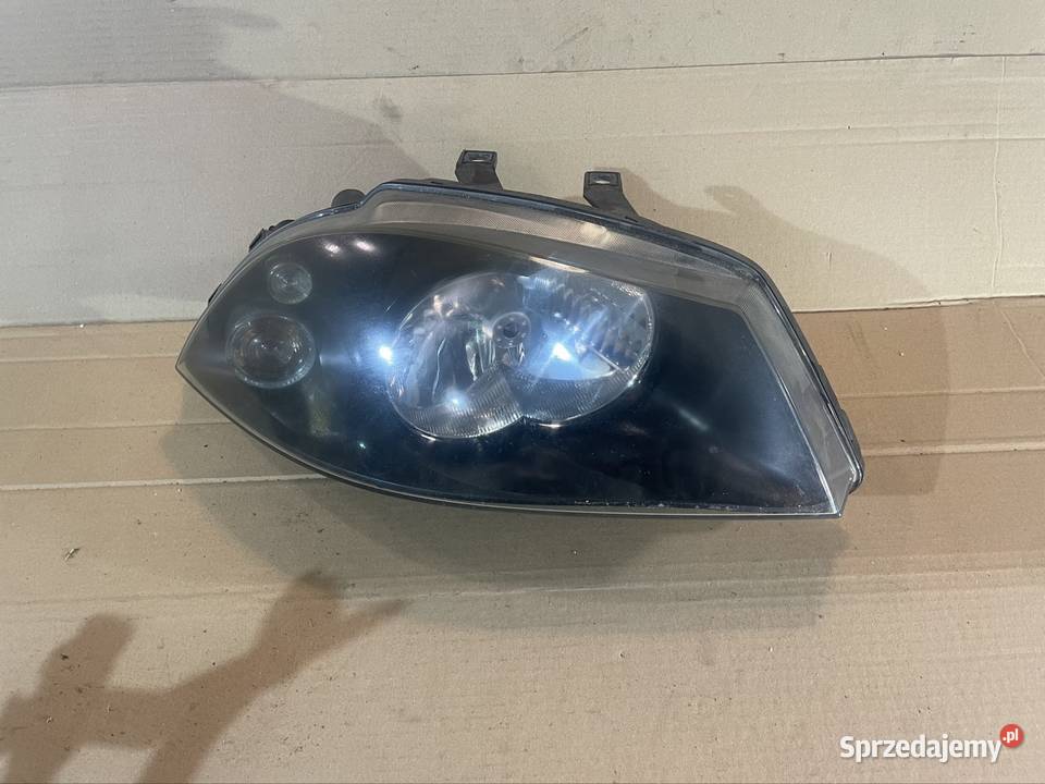 89306249 lampa reflektor prawa przód seat