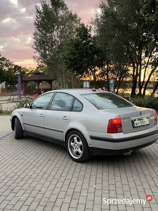Sprzedam VW Passata b5 18 LPG 4/5 Dręszew